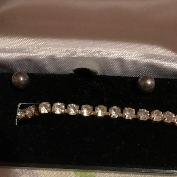 Earrings and Coker/bracelet set - Picture 2 of 8